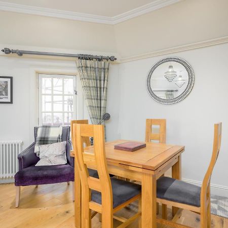 Pass The Keys Historic Ramsay Garden Apt With Balcony Views Edimburgo Exterior foto