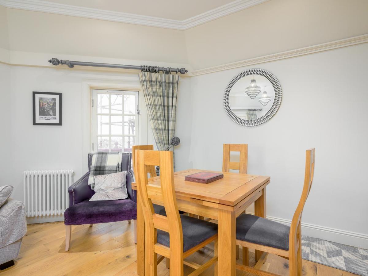 Pass The Keys Historic Ramsay Garden Apt With Balcony Views Edimburgo Exterior foto