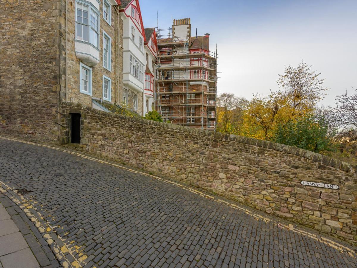 Pass The Keys Historic Ramsay Garden Apt With Balcony Views Edimburgo Exterior foto