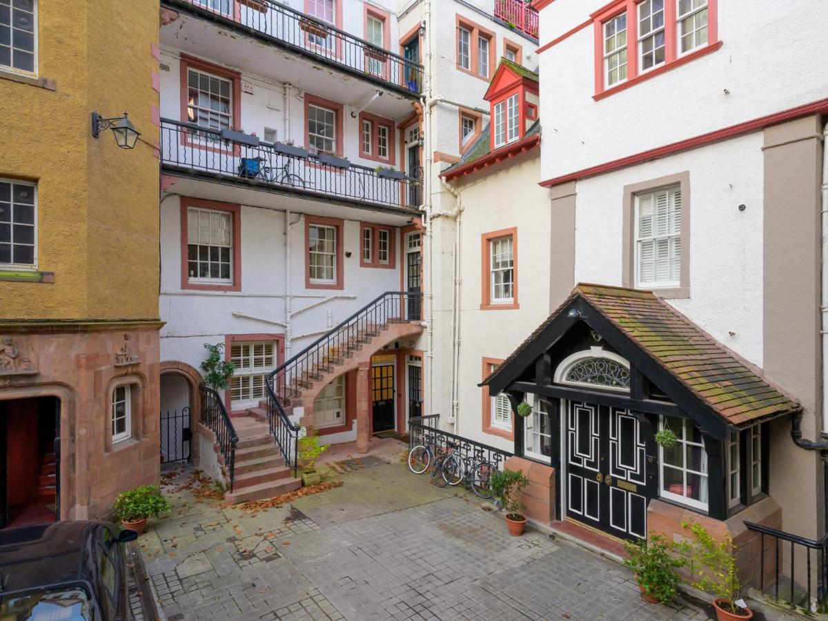 Pass The Keys Historic Ramsay Garden Apt With Balcony Views Edimburgo Exterior foto
